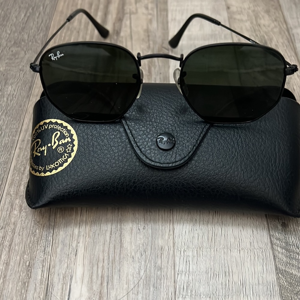 Ray-Ban Black Sunglasses